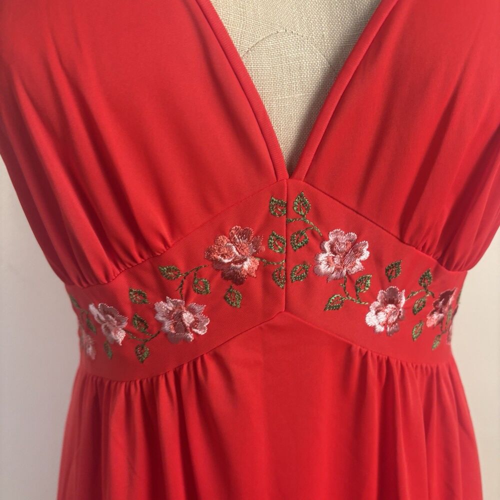 Vintage Shadowline Red Nylon Peignoir Set Nightgown Robe Embroidered Medium USA - Picture 8 of 10